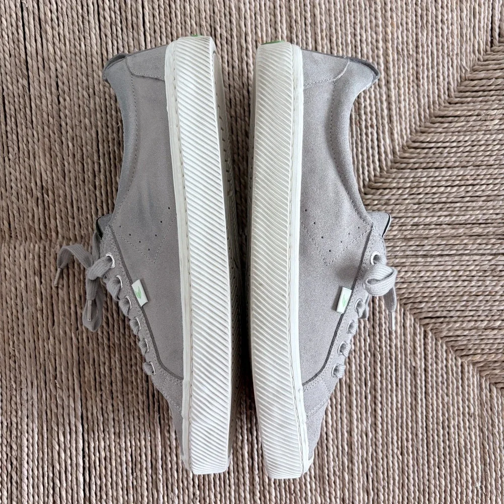Cariuma OCA Low Cloud Grey Suede‎ Sneakers Men Size 11 Women 12.5 US Preppy